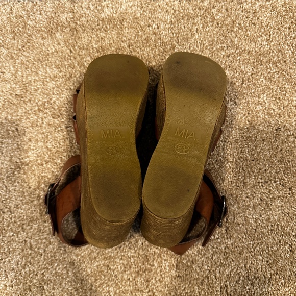 MIA "Jukebox" wedge Sandal Size 5 1/2 - Picture 3 of 6